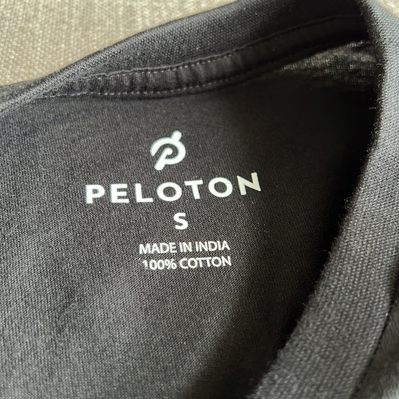 Peloton unisex century club black fitted T Small - Picture 5 of 6